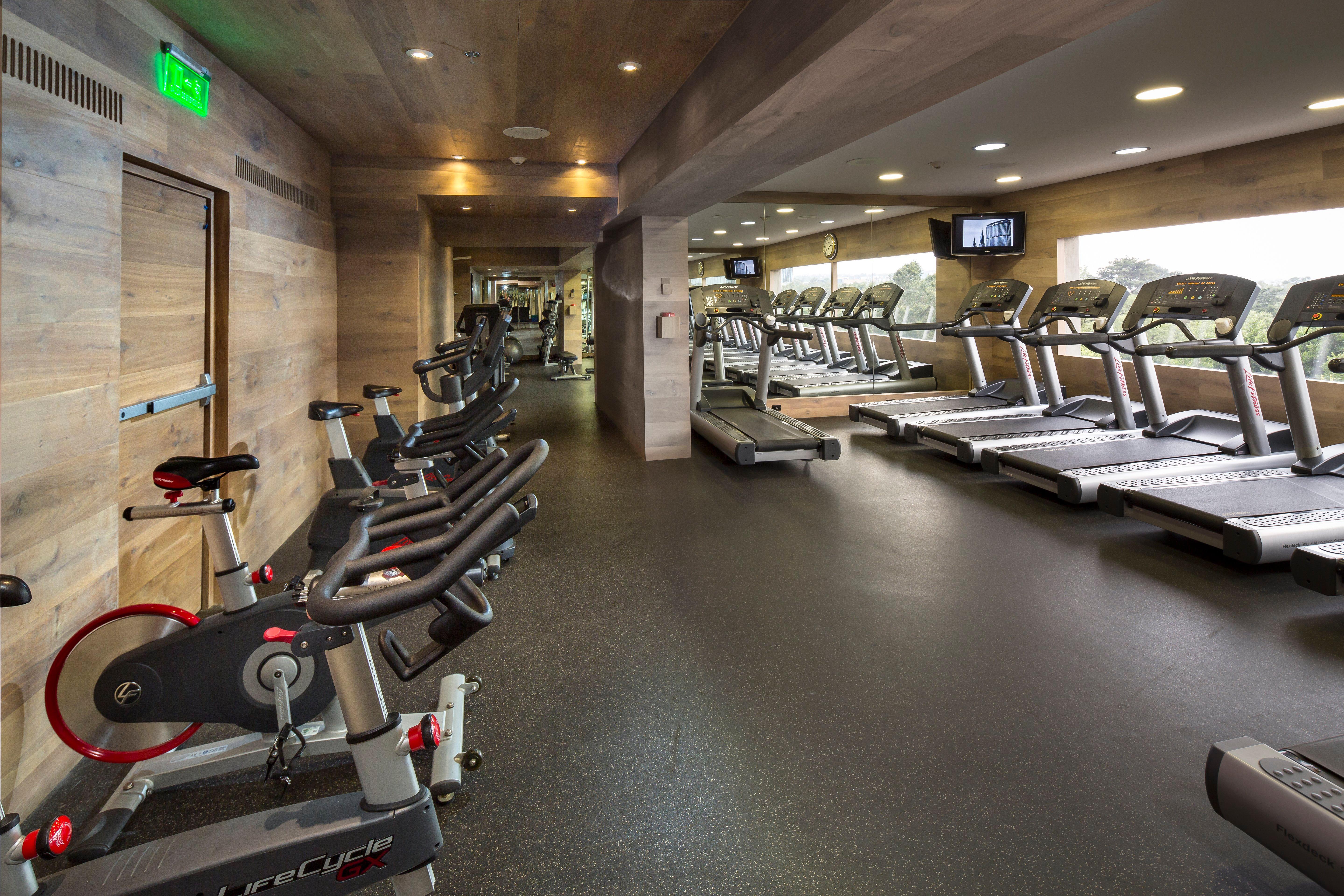 Presidente Intercontinental Mexico City By Ihg Kültér fotó The gym at the hotel