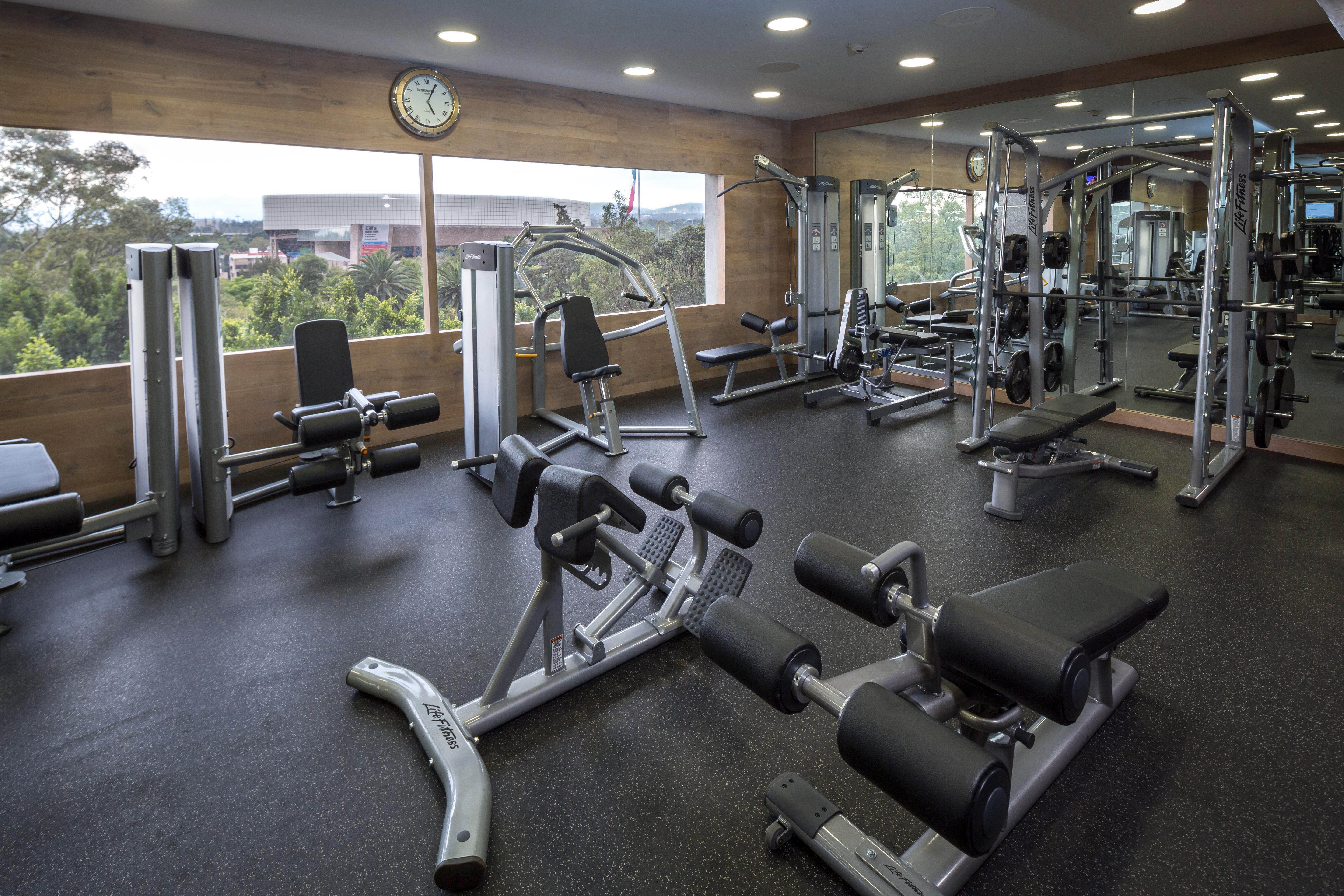 Presidente Intercontinental Mexico City By Ihg Kültér fotó A gym in a hotel